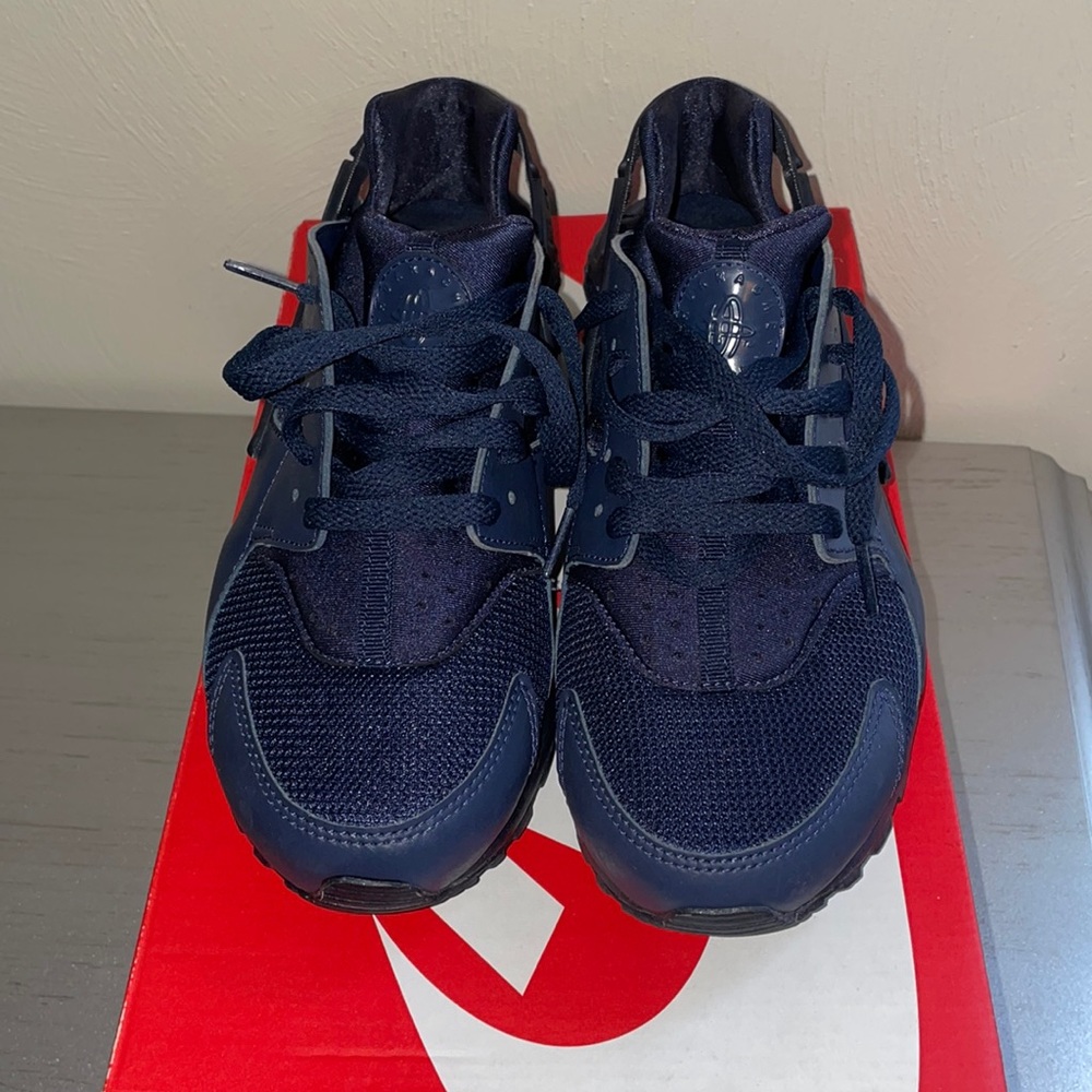 Navy Blue Nike Hurrache Size 6.5